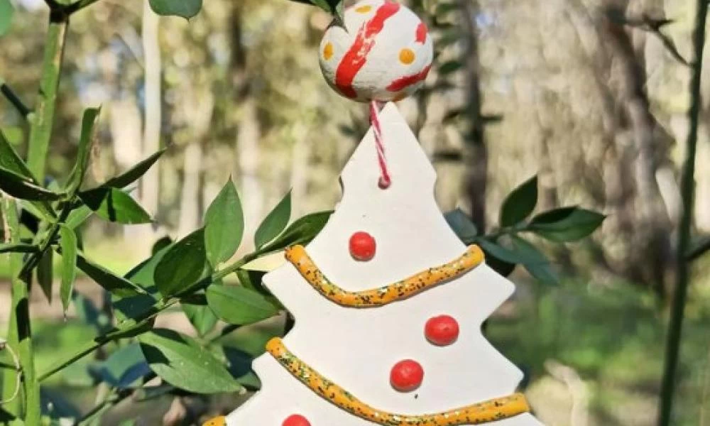 Και ναι.. έρχεται και αυτή η δύσκολη ώρα - Πότε πρέπει να ξεστολίσουμε το χριστουγεννιάτικο δέντρο;
